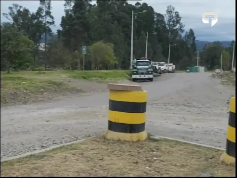 Continua pavimentación de la Av. de los Migrantes