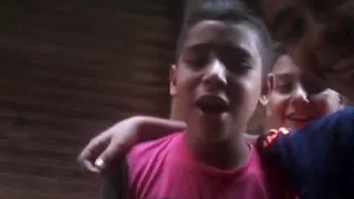 صاحبي باعني عشان قرشين 