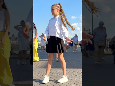 LITTLE GIRL AMAZING SHUFFLE π§π± TUZELITY TEACHING TREND π€―