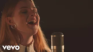 Vera Blue - Hold 1 Mic 1 Take