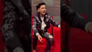 سامر المدنى لايف بيغنى انا محترم مش محترم   انا رجولة من شارع الهرم   دندنها