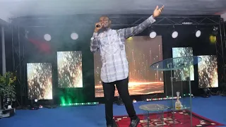 bro cornelius benjamin performs mmiri ndu vol 1 at street evangelism in aba abia state