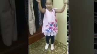 رقصة طفلة على اغنية جيبو لي الشيخ 
