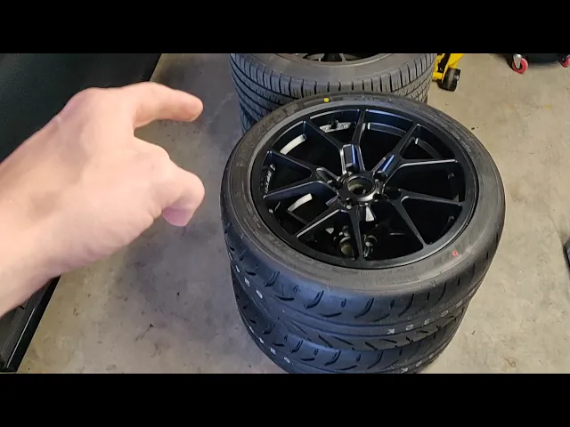 Download MP3 Michelin 235/40/18 vs Dunlop 245/40/18 tires on Golf R MK7.5