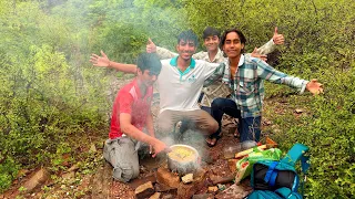 baarish mein pahad par banayi maggi 