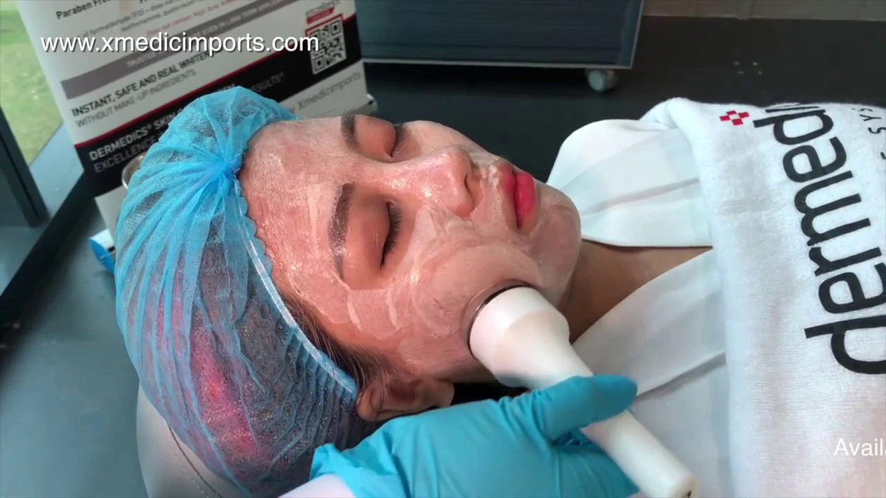 A 5-Minute Japanese Massage to Tone Up Your Face Muscles. 