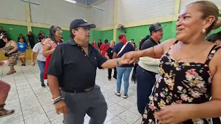 Yo tengo una burra tuerta ! 