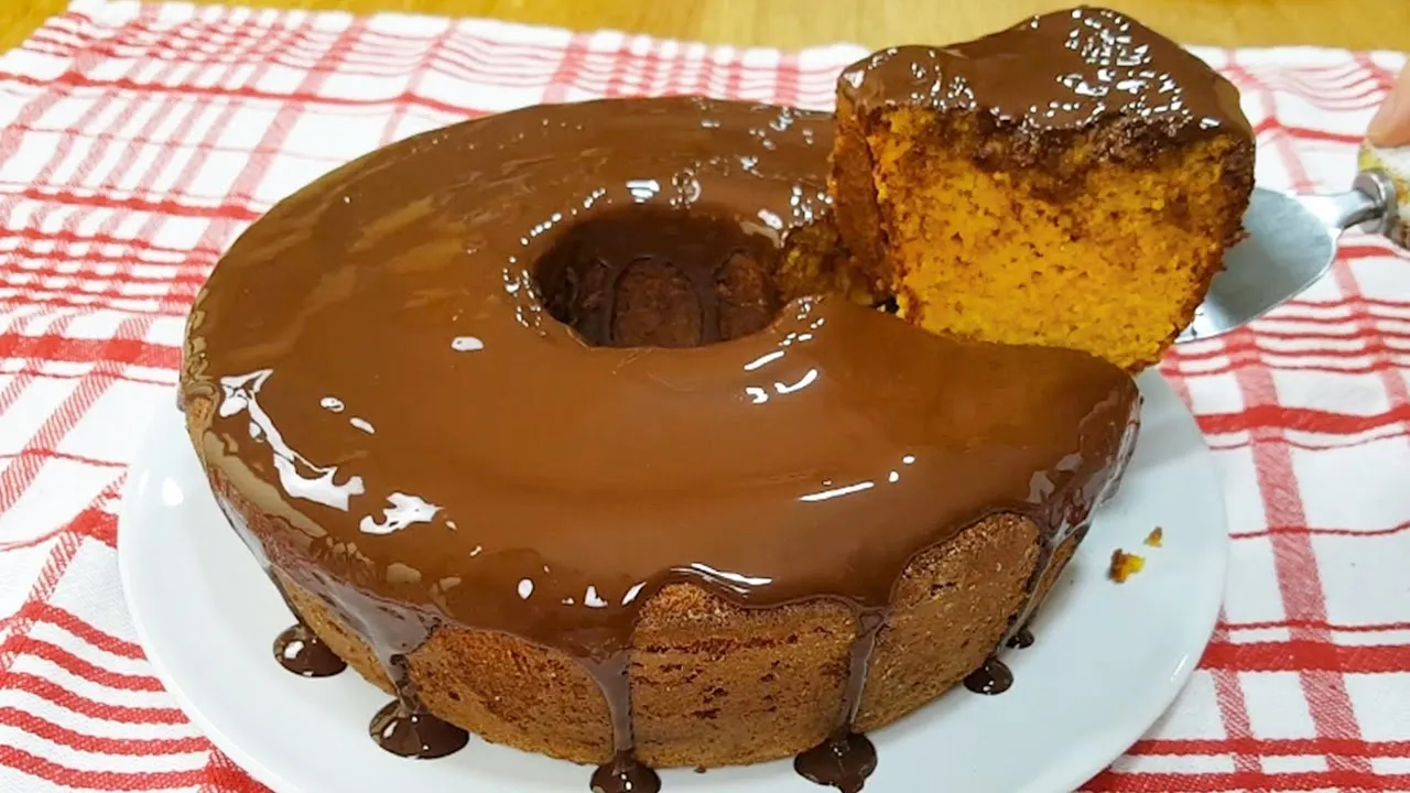Hoje você vai aprender a fazer o melhor e mais gostoso bolo de cenoura low carb da sua vida. Assista. 