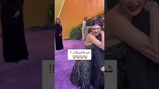 سيرين عبد النور تقبل محمود نصر بجريقة غريبة مهرجان جوي اووردز سيرين عبدالنور 