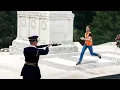 Lagu When Guard Of The Tomb Of The Unknown Soldier Finally FIGHT BACK Against Dumb Tourists…