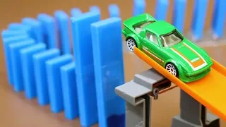 Dominoes vs Hot Wheels w RaceGrooves