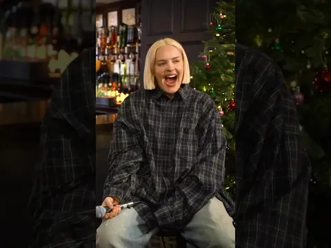 Anne-Marie - Merry Xmas Everybody acoustic for ​⁠@HitsRadio 🎄💚 #shorts