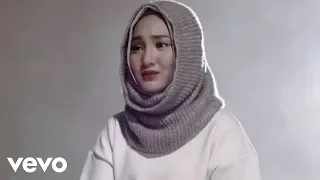 fatin salahkah aku terlalu mencintaimu official music video video clip