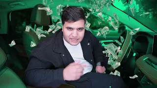 اخر شخص يتوقف عن السير يربح         دولار   محمد   راح فيها       سمعها