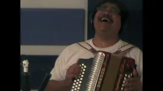 No Te Da Pena - Celso Piña, Ronda Bogotá (Video Oficial)