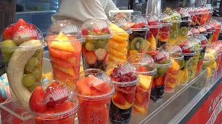 non stop order clean and fresh fruit juice making gwangjang market in seoul korean street food