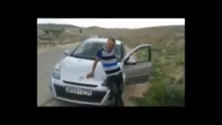 طبطبت الباب  طبطبت الباب