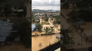 فيضان ماليزيا اللهم استودعتك اولادي فاحفظهم بعينك التي لا تنام يارب العالمين 