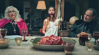 بتروح تشتغل في بيت مكنتش تعرف أن الناس الي في من اكلي لحوم البشر وهي الضحيه الي الدور عليها 