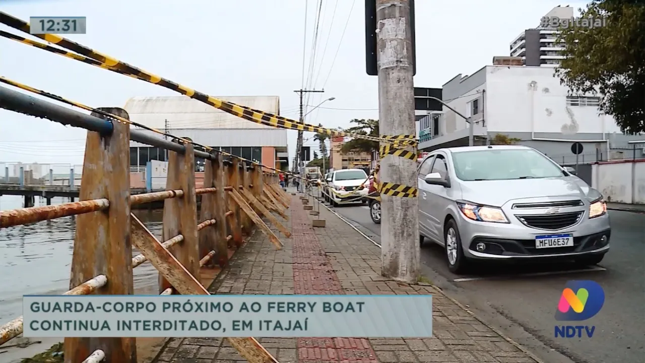 Guarda-corpo próximo ao ferry boat continua interditado em Itajaí
