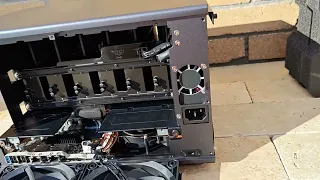 UGREEN NAS iDX6011 PRO Inside General View
