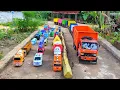 Download Lagu WADIDAU !!! Mobil Truk Tronton Panjang Bongkar Mainan Mobil Mobilan Truk Molen, Truk Pasir, Ambulan