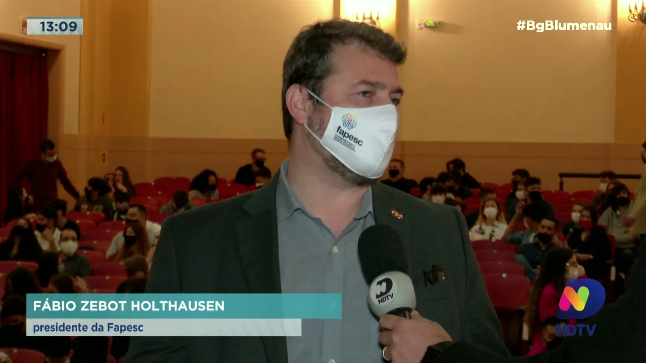 Entra 21: alunos são graduados no programa de formação para a área de TI