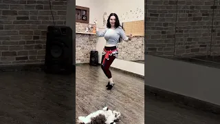 الرقص على الأغاني   كله فالصو    دندنها