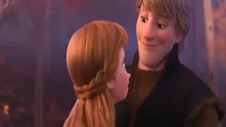 تبدأ رحلة ملكة الجليد السا مع اختها خارج مملكتهم لتعرف على سر قوتها السحرية ملخص فيلم Frozen 2 