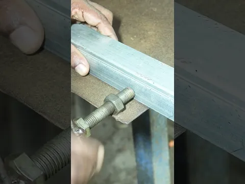 Simple Bench Vice Using a Nut & Bolt #metalworking #diytools #wedding