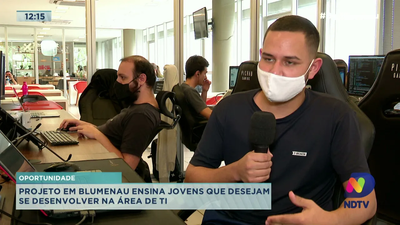 Sou Bem Blumenau: projeto ensina jovens que desejam se desenvolver na área de TI