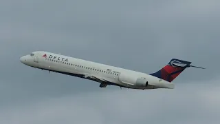 Delta Airlines Boeing 717-200 N899AT takeoff from PDX
