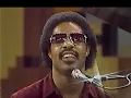 Stevie Wonder "Ngiculela Es Una Historia" live 1982