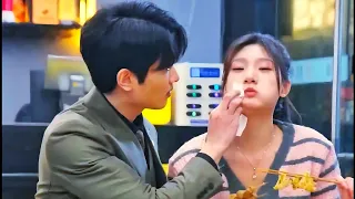 ملياردير بيتجوز طالبه بتاعت مشاكل ولسانها طويل وطول الوقت بيجري وراها زي العيال الصغيره ملخص كامل 