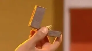 قسمن بي رب الكعبه لو حبك مرض فيني ونسيانك يداويني افضل الموت ومرض حبك واقول ياربي لا تشفيني دندنها