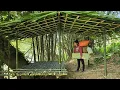 Lagu The young girl decided to build a bamboo hut on the riverbank as a temporary shelter.
