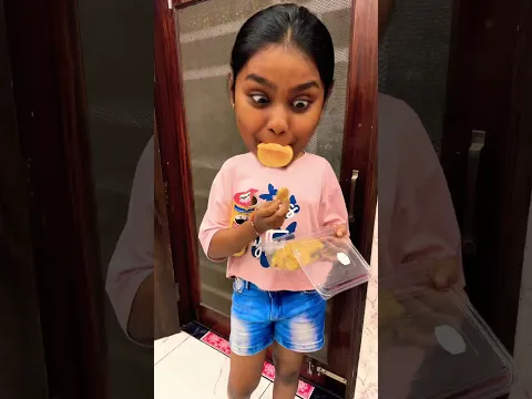 मेरे pringles दे दो sweets ले लो 😄 #family #funny #trending #hrakimasti