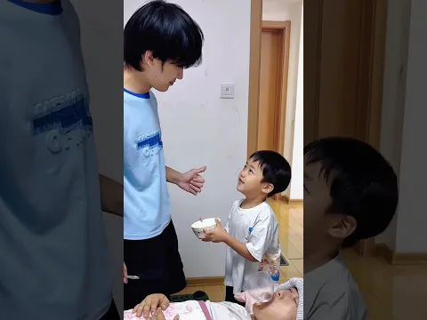 还是弟弟聪明，这个办法真好，快速解决#爸爸带娃 #萌娃搞笑日常 #funny