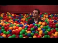 Video di The Big Bang Theory Sheldon Bazinga! in ball pit