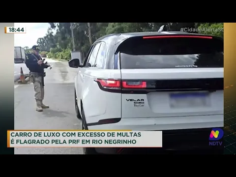 Carro de luxo com excesso de multas é flagrado pela PRF em Rio Negrinho