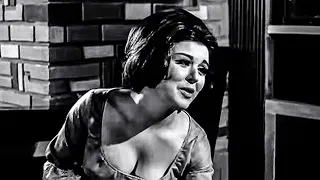 شوف عمل ايه في السندريلا لما اغرته بجسمها وطلعتله بفستان مفتوح 