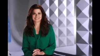Debra Messing Actor Activist MAKERS Profile