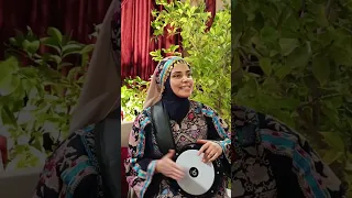 اغاني تراثية للعروس   طلت هالعروس استقبلوها  ام معتز  اغاني تراثية  تراثنا هويتنا  عمان الاردن  دندنها