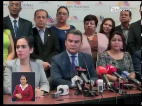 Oposición exige una auditoría a la deuda del país