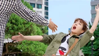 بنت قبيحه بيفكروا انها مش هترتبط ابدا بس بتصدمهم لما شكلها بيتغير وبيقع فحبها شاب مشهور ملخص مسلسل 