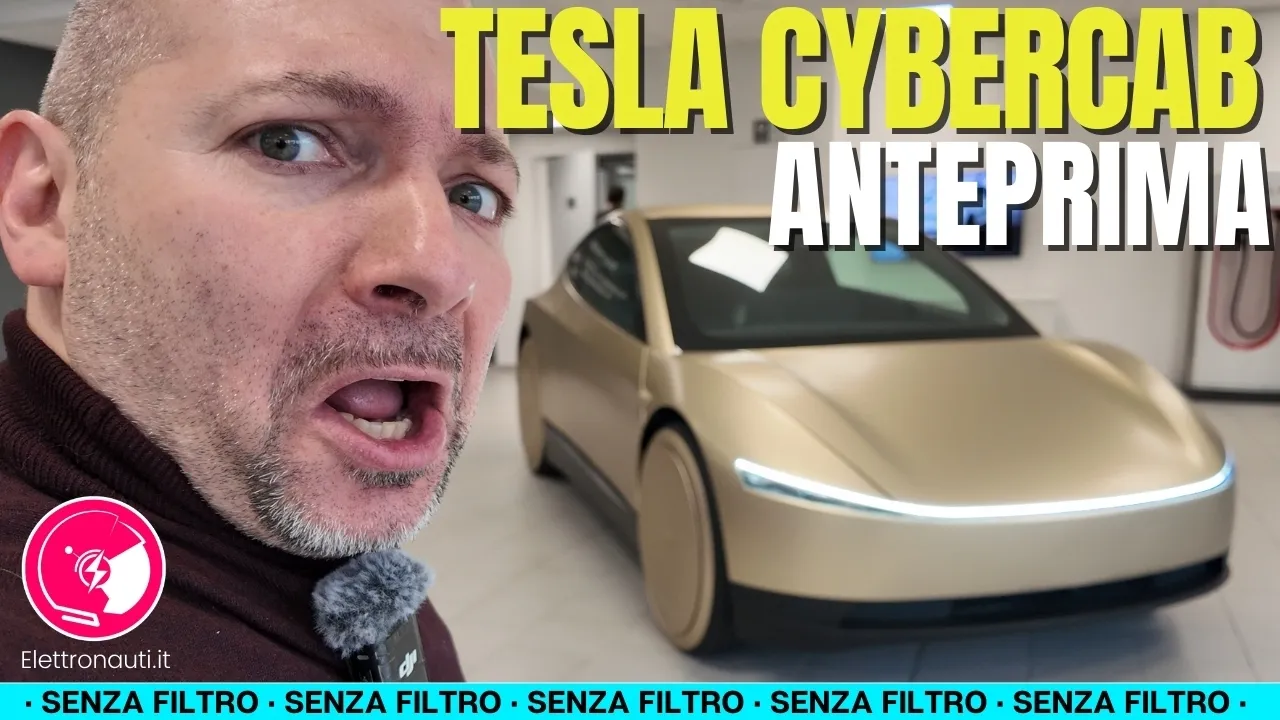 Tesla Cybercab, il robotaxi senza volante visto da vicino