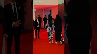 نجمة فيلم ولاد رزق 3 اسماء جلال تلفت الانظار بجمالها في تكريمها عن مسلسل اشغال شقة 