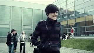 Emo kid clutching meme original Suicide Room Full Gun Scene The fye talking to bro