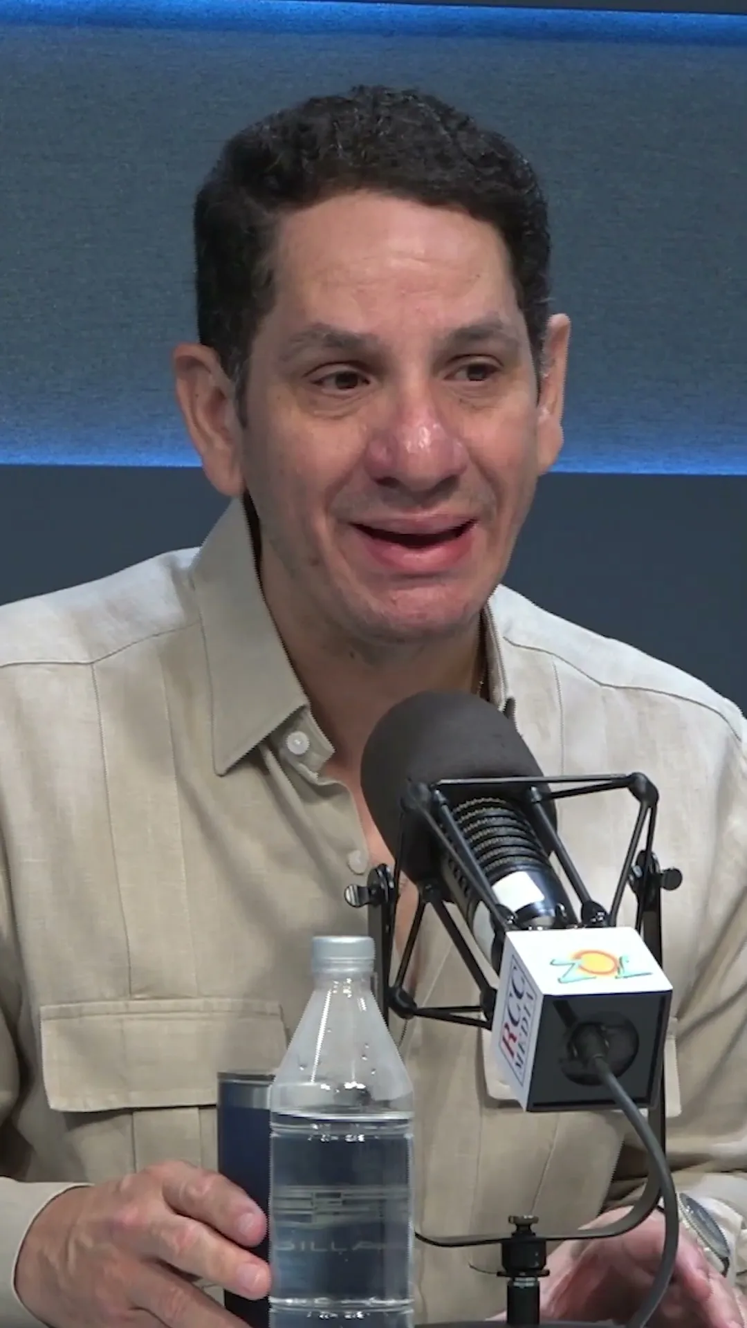 “AVERIGÜEN QUIÉN DIRIGE ESO”