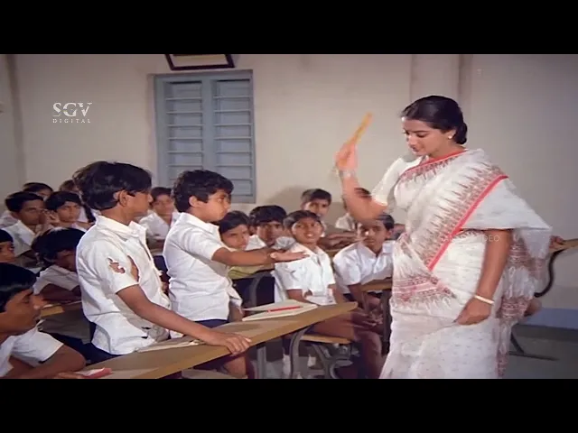 Download MP3 Teacher Sumalatha Beats Student For Mischievous Behavior | Thayiya Hone Kannada Movie Scene